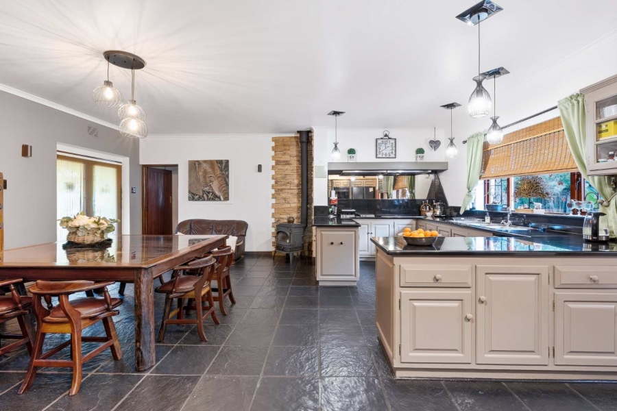 5 Bedroom Property for Sale in Sonstraal Heights Western Cape